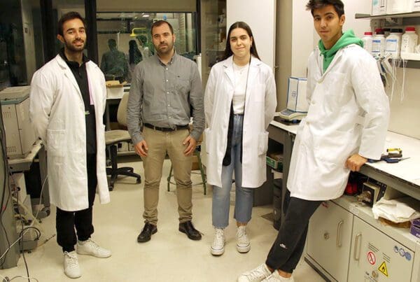 Gonzalo Moral, Alfredo Ortiz Sainz de Aja, Laura Preciados and Daniel González, at the School of Industrial and Telecommunication Engineering of UC